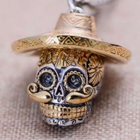 Skull necklace - Picture 2 of 8